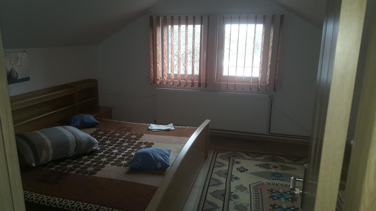 Отель Casa Mirela Турда Экстерьер фото
