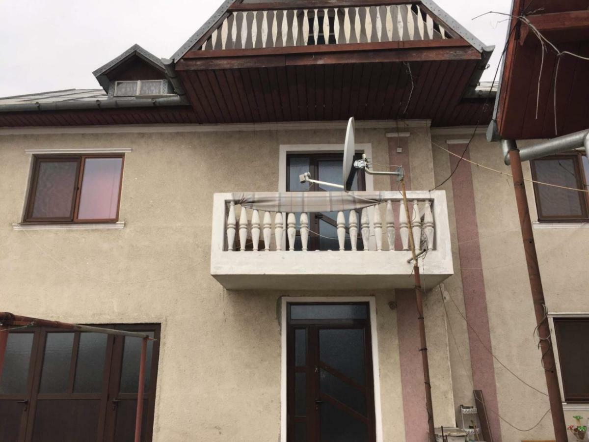Отель Casa Mirela Турда Экстерьер фото