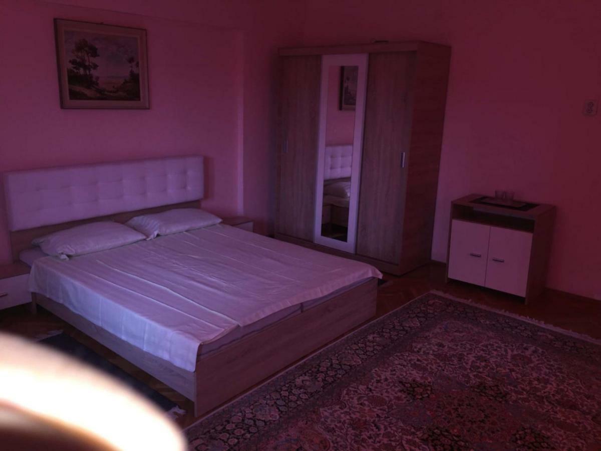 Отель Casa Mirela Турда Экстерьер фото